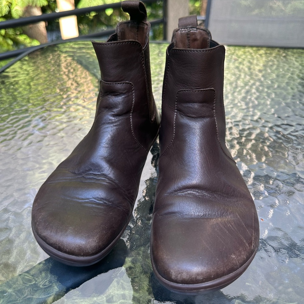 Vivobarefoot Women’s Geo Chelsea leather boots